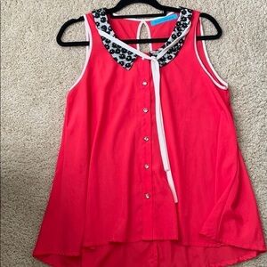 Boutique tank with tie front and lace collar s/m
